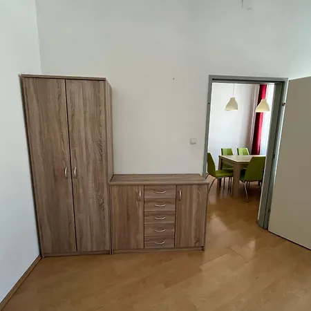 Apartment Whats-app Self-check-in -