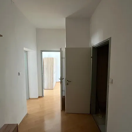Whats-app Self-check-in - Apartment *